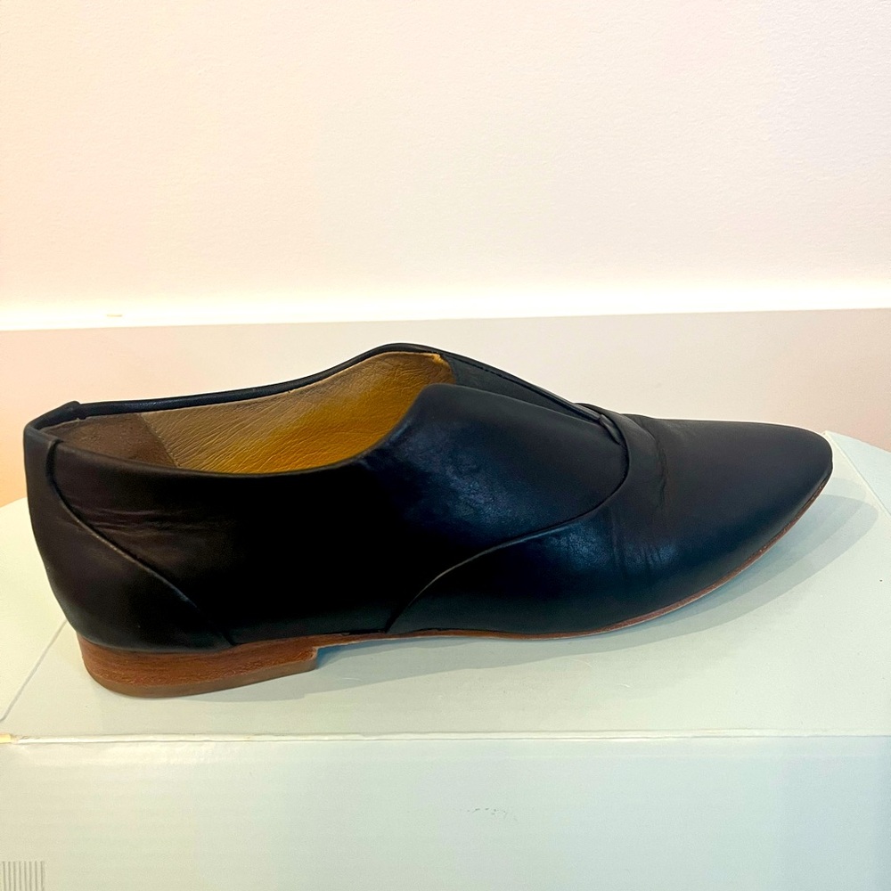 Poppy Barley 365 Flats Black